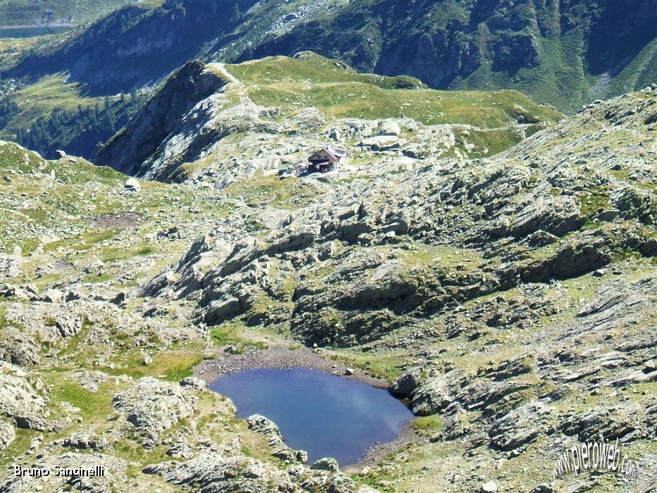 22 Rifugio da sentiero Valpianella.JPG - 22 Rifugio Benigni dal sentiero per  Cima Valpianella